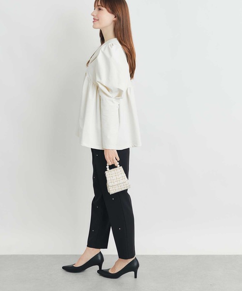 PICCIN PERLA(ピッチンペルラ)の「ビッグカラーペプラムブラウス(シャツ/ブラウス・レディース・アイボリー/ブラック・M)」の14枚目の写真