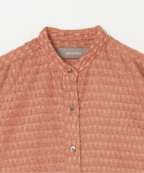 HELIOPOLE(エリオポール)の「CUT JACQUARD BAND COLLAR SHIRT(シャツ/ブラウス・レディース・キャメル/ネイビー/アイボリー・38)」の6枚目の写真