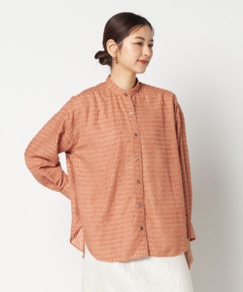 HELIOPOLE(エリオポール)の「CUT JACQUARD BAND COLLAR SHIRT(シャツ/ブラウス・レディース・キャメル/ネイビー/アイボリー・38)」の16枚目の写真