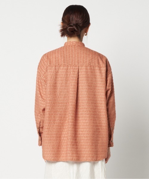 HELIOPOLE(エリオポール)の「CUT JACQUARD BAND COLLAR SHIRT(シャツ/ブラウス・レディース・キャメル/ネイビー/アイボリー・38)」の15枚目の写真