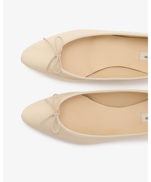 Repetto(レペット)の「Cendrillon ポインテッドトゥ バレエフラット - FRサイズ / V4244VD(バレエシューズ・レディース・ベージュ・37/36/38)」の4枚目の写真