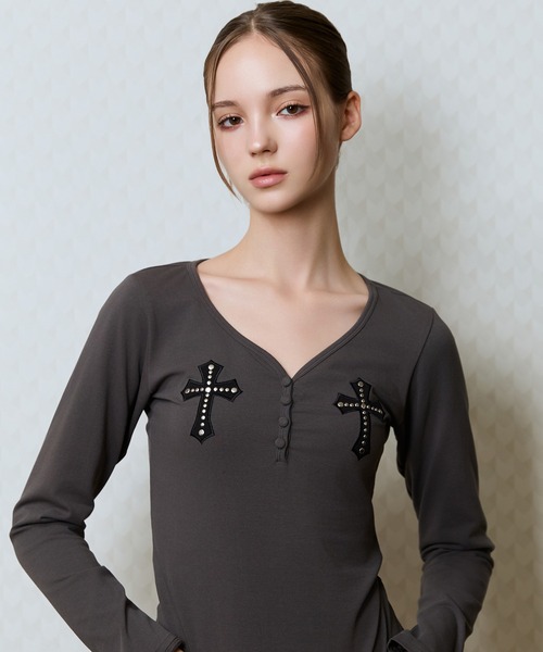 LUVISTRUE(ラヴイズトゥルー)の「GT PATCH SLEEVE TEE(Tシャツ/カットソー・レディース・チャコール/ホワイト/ブラック・FREE)」の3枚目の写真