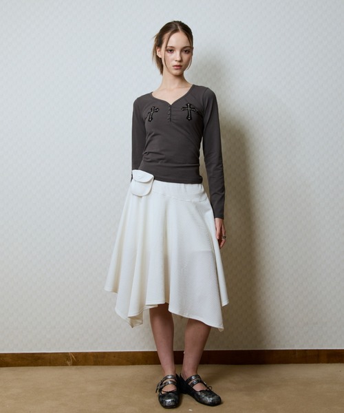 LUVISTRUE(ラヴイズトゥルー)の「GT PATCH SLEEVE TEE(Tシャツ/カットソー・レディース・チャコール/ホワイト/ブラック・FREE)」の8枚目の写真