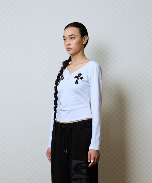 LUVISTRUE(ラヴイズトゥルー)の「GT PATCH SLEEVE TEE(Tシャツ/カットソー・レディース・チャコール/ホワイト/ブラック・FREE)」の18枚目の写真