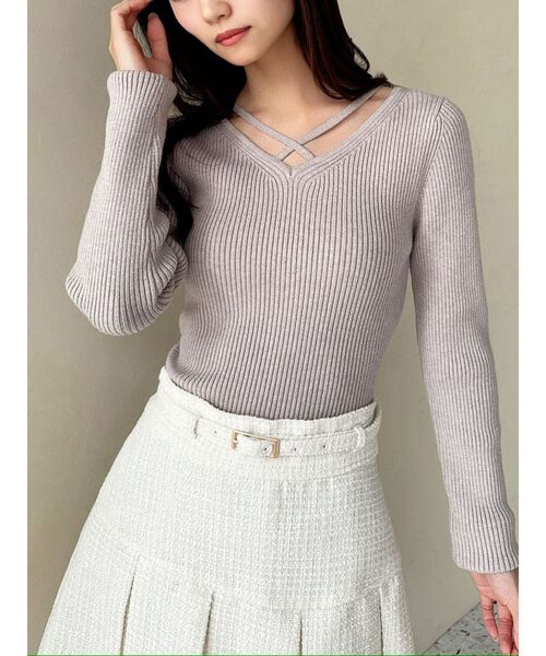 RESEXXY（リゼクシー）の「デコルテクロスニットトップス（ニット/セーター・レディース・グリーン/ホワイト/ブラック/ベージュ/レッド・FREE）」の4枚目の写真