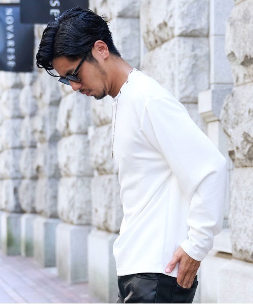CavariA(キャバリア)の「『CavariA/キャバリア』クルーネック ネックレス付きポンチLS Tシャツ(Tシャツ/カットソー・メンズ・ブラック/ホワイト・L/M)」の16枚目の写真