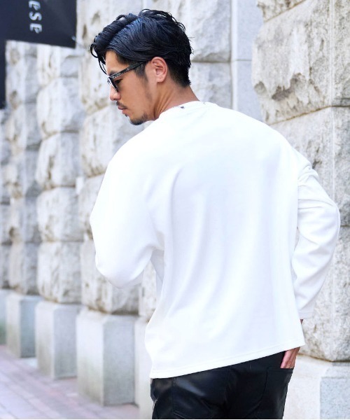 CavariA(キャバリア)の「『CavariA/キャバリア』クルーネック ネックレス付きポンチLS Tシャツ(Tシャツ/カットソー・メンズ・ブラック/ホワイト・L/M)」の3枚目の写真