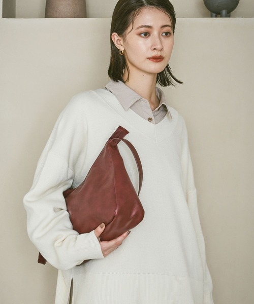 LAKOLE（ラコレ）の「チャームセットワンショルダーバッグ / 599627（ショルダーバッグ・レディース・ブラック/オフホワイト/ボルドー・FREE）」の3枚目の写真