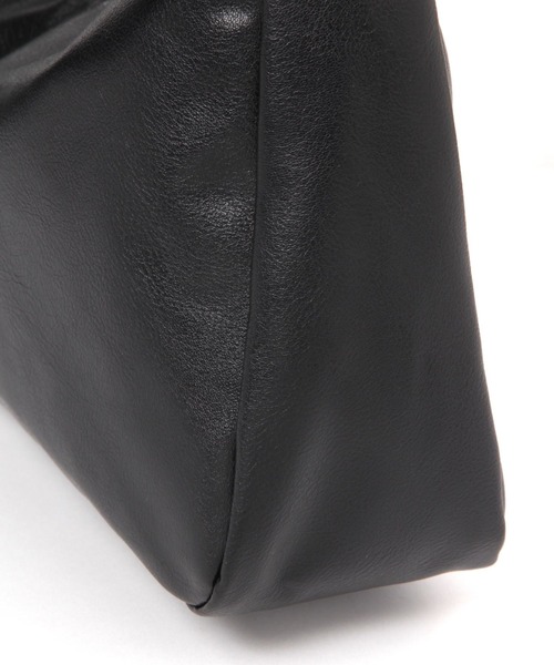 LAKOLE（ラコレ）の「チャームセットワンショルダーバッグ / 599627（ショルダーバッグ・レディース・ブラック/オフホワイト/ボルドー・FREE）」の9枚目の写真