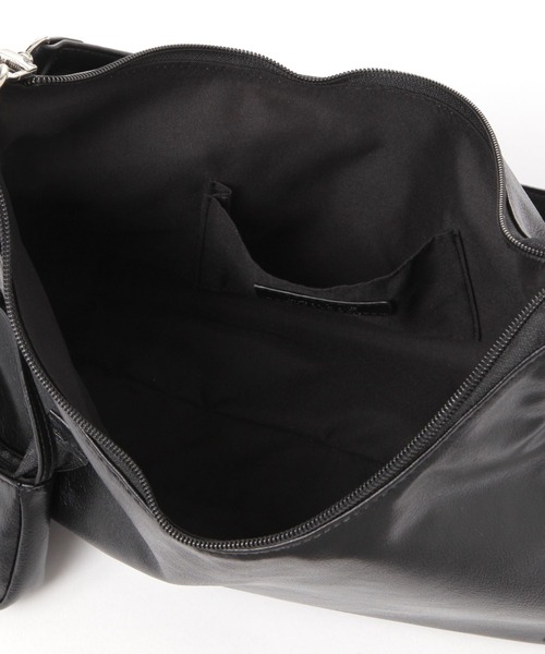 LAKOLE（ラコレ）の「チャームセットワンショルダーバッグ / 599627（ショルダーバッグ・レディース・ブラック/オフホワイト/ボルドー・FREE）」の10枚目の写真