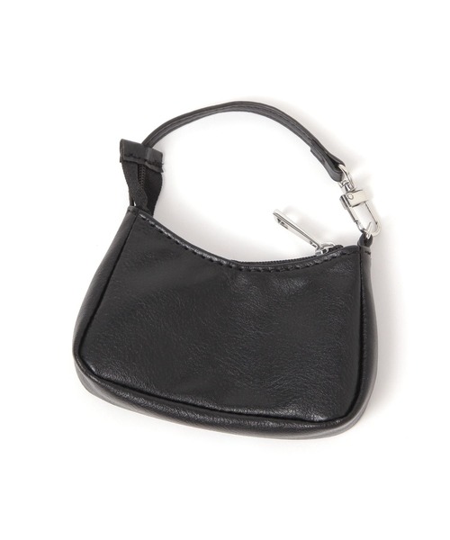 LAKOLE（ラコレ）の「チャームセットワンショルダーバッグ / 599627（ショルダーバッグ・レディース・ブラック/オフホワイト/ボルドー・FREE）」の13枚目の写真