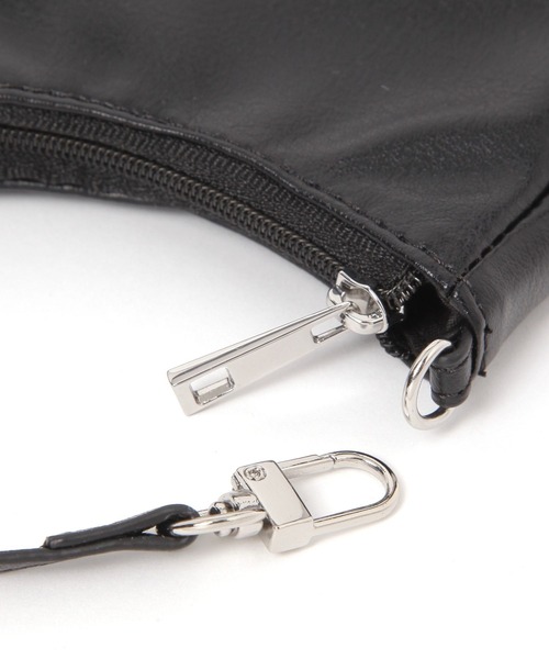 LAKOLE（ラコレ）の「チャームセットワンショルダーバッグ / 599627（ショルダーバッグ・レディース・ブラック/オフホワイト/ボルドー・FREE）」の14枚目の写真