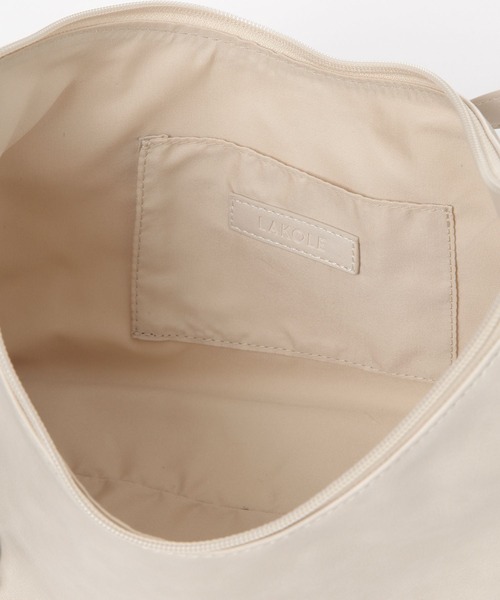 LAKOLE（ラコレ）の「チャームセットワンショルダーバッグ / 599627（ショルダーバッグ・レディース・ブラック/オフホワイト/ボルドー・FREE）」の19枚目の写真