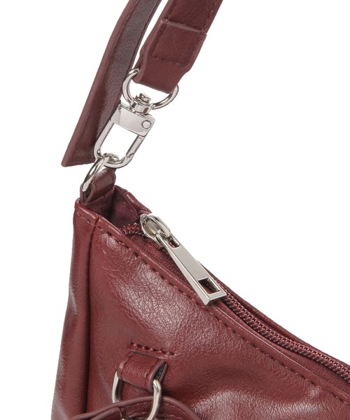 LAKOLE（ラコレ）の「チャームセットワンショルダーバッグ / 599627（ショルダーバッグ・レディース・ブラック/オフホワイト/ボルドー・FREE）」の20枚目の写真