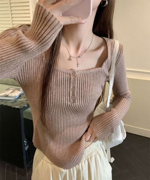 Miniministore（ミニミニストア）の「ニットトップス スクエアネック 無地（ニット/セーター・レディース・ホワイト/ブラック/グレー/カーキブラウン/ピンクベージュ/ライトベージュ・FREE）」の16枚目の写真
