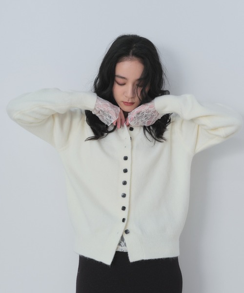 Shelly island（シェリーアイランド）の「スクエアボタンニットカーディガン（カーディガン/ボレロ・レディース・グレー/ブラック/ホワイト・FREE）」の8枚目の写真