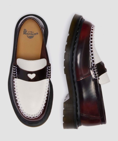 Dr. Martens（ドクターマーチン）の「Dr. MARTENS PENTON HEART LOAFER SHOE（ドクターマーチン PENTON HEART ローファー シューズ）（ローファー・レディース・レッド系・24cm/23cm/25cm）」の4枚目の写真