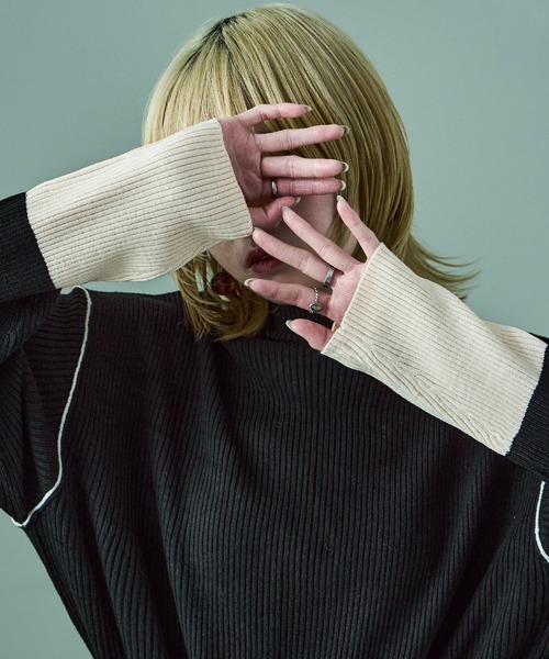 Fashion Letter(ファッションレター)の「配色リブニット ボトルネック プルオーバー(ニット/セーター・レディース・アイボリー/ブラック/ブルー/ベージュ・M)」の1枚目の写真