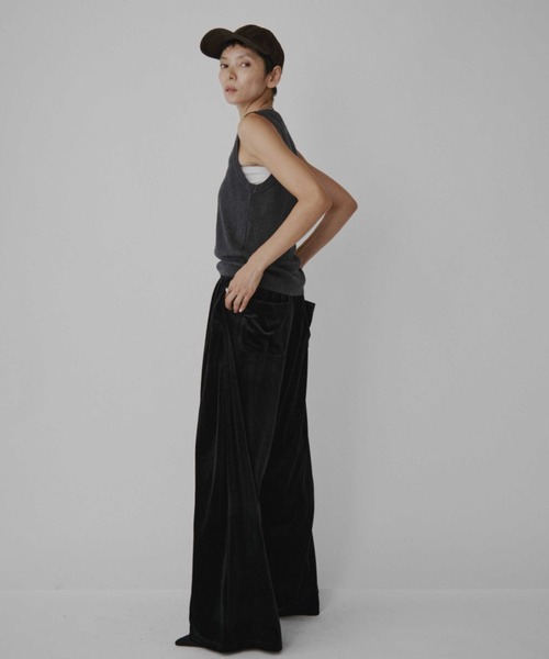 VION（ヴィオン）の「ベロアイージーパンツ / Velour Easy Pants（スウェットパンツ・レディース・ネイビー/ブラック・SMALL/MEDIUM）」の9枚目の写真