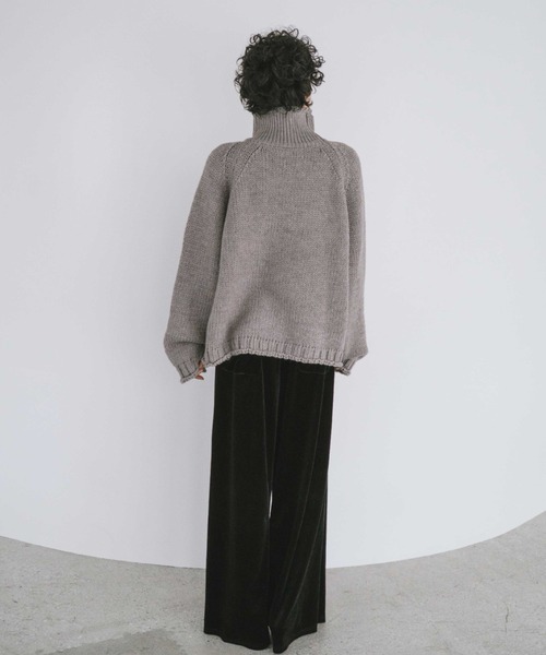 VION（ヴィオン）の「ベロアイージーパンツ / Velour Easy Pants（スウェットパンツ・レディース・ネイビー/ブラック・SMALL/MEDIUM）」の7枚目の写真