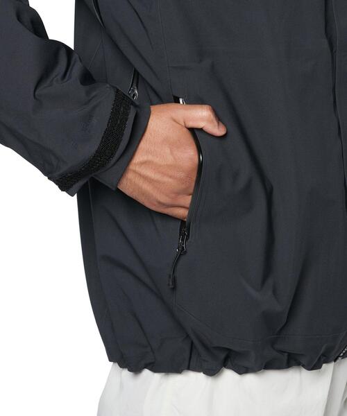 UNDER ARMOUR（アンダーアーマー）の「UAシティ ジャケット（ライフスタイル/メンズ/レディース）（その他アウター・レディース・ブラック・L/2XL/XL/S）」の10枚目の写真