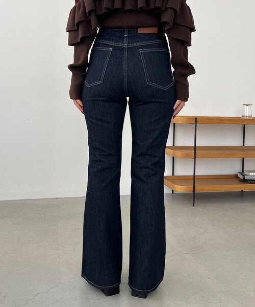 CAPRICIEUX LE'MAGE（カプリシューレマージュ）の「【低身長サイズあり】フレアデニム（デニムパンツ・レディース・インディゴブルー・38/36/PS）」の12枚目の写真