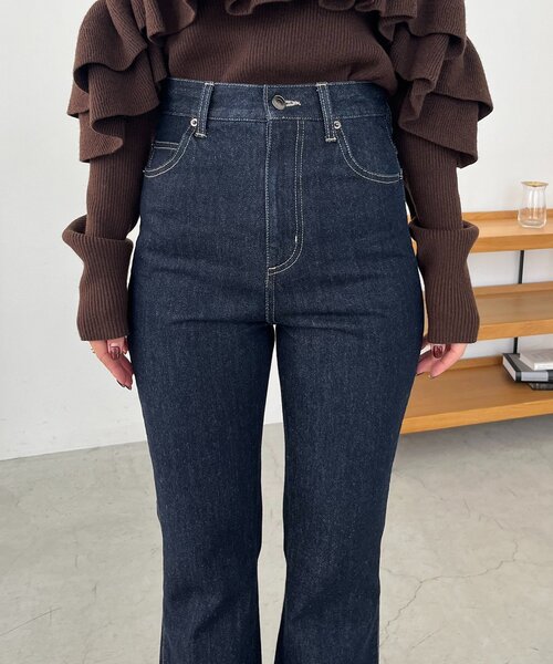 CAPRICIEUX LE'MAGE（カプリシューレマージュ）の「【低身長サイズあり】フレアデニム（デニムパンツ・レディース・インディゴブルー・38/36/PS）」の14枚目の写真