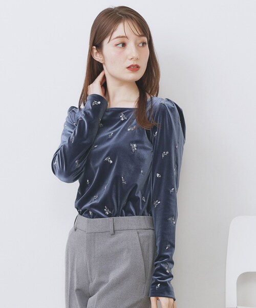 index（インデックス）の「バックシャン小花刺繍ベロアトップス【洗濯機OK】（Tシャツ/カットソー・レディース・チャコールグレー/パープル系4/ネイビー・36/38/40/42）」の12枚目の写真