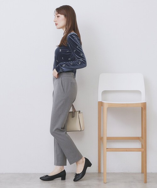 index（インデックス）の「バックシャン小花刺繍ベロアトップス【洗濯機OK】（Tシャツ/カットソー・レディース・チャコールグレー/パープル系4/ネイビー・36/38/40/42）」の14枚目の写真