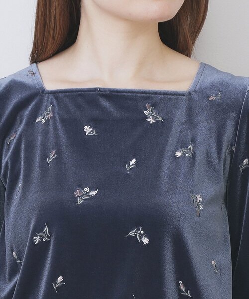 index（インデックス）の「バックシャン小花刺繍ベロアトップス【洗濯機OK】（Tシャツ/カットソー・レディース・チャコールグレー/パープル系4/ネイビー・36/38/40/42）」の19枚目の写真