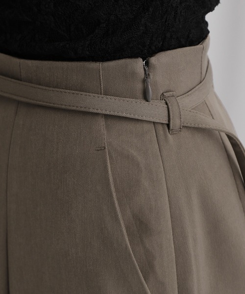 mysty woman(ミスティウーマン)の「スリットナロースカート 605409(スカート・レディース・ブラック/ブラウン/アイボリー・FREE)」の13枚目の写真