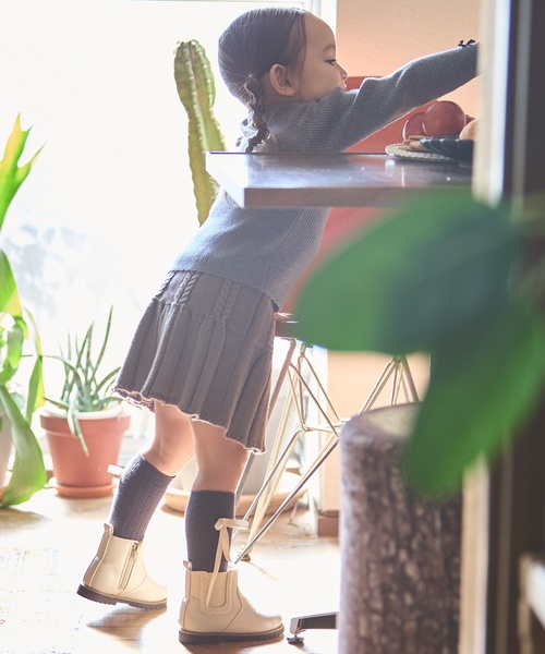 petit main（プティマイン）の「ニットプリーツスカート（スカート・キッズ・ブルー/アイボリー/ピンク/モカ・M(100-110cm)/S(80-90cm)/L(120-130cm)）」の5枚目の写真