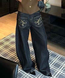 Vipoa（ヴィポア）の「Double embroidery wide denim（デニムパンツ）」