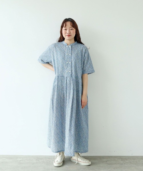 PAR ICI(パーリッシィ)の「【WEB限定カラー】小花柄 ダブルボタンスタンドワンピース(ワンピース・レディース・ブルー/グレー・FREE)」の2枚目の写真