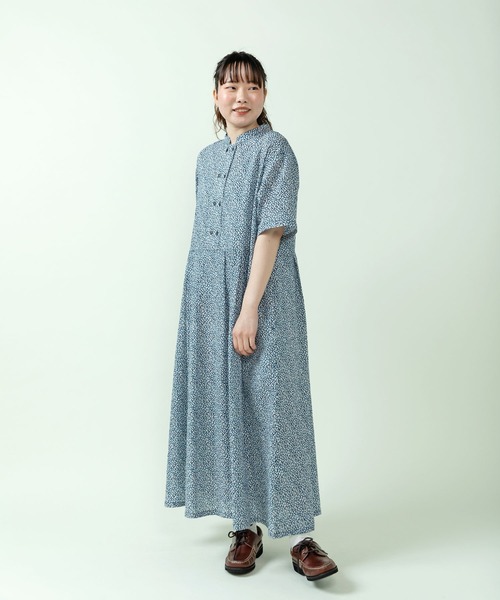 PAR ICI(パーリッシィ)の「【WEB限定カラー】小花柄 ダブルボタンスタンドワンピース(ワンピース・レディース・ブルー/グレー/ネイビー・FREE)」の4枚目の写真