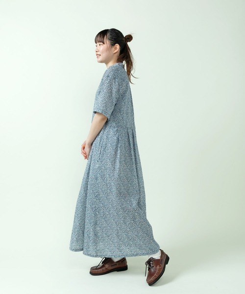 PAR ICI(パーリッシィ)の「【WEB限定カラー】小花柄 ダブルボタンスタンドワンピース(ワンピース・レディース・ブルー/グレー/ネイビー・FREE)」の5枚目の写真