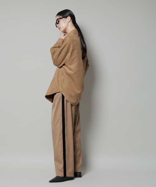 NANO universe(ナノユニバース)の「ベルベッドサイドラインパンツ(その他パンツ・レディース・ライトグレー/チャコール/ダークベージュ・FREE)」の17枚目の写真