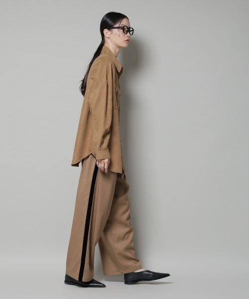 NANO universe(ナノユニバース)の「ベルベッドサイドラインパンツ(その他パンツ・レディース・ライトグレー/チャコール/ダークベージュ・FREE)」の19枚目の写真