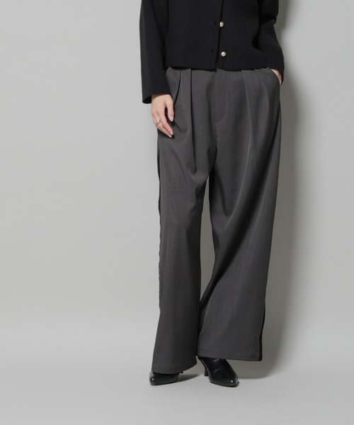 NANO universe(ナノユニバース)の「ベルベッドサイドラインパンツ(その他パンツ・レディース・ライトグレー/チャコール/ダークベージュ・FREE)」の21枚目の写真