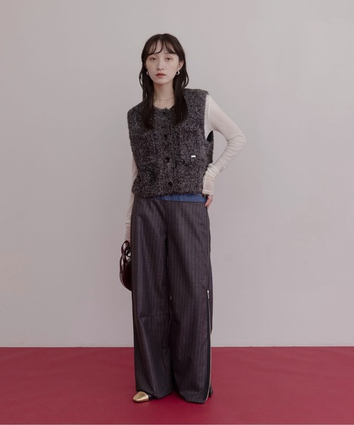 Eimee Law（エイミーロウ）の「キラキラニットショートベスト（ベスト・レディース・ブラック/ブラウン/ピンク・FREE）」の14枚目の写真