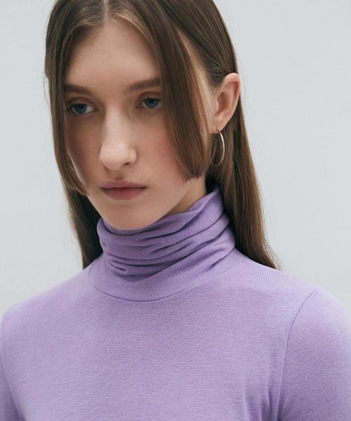 NICK&NICOLE(ニックアンドニコール)の「MINIMAL SLIM TURTLENECK TEE_PURPLE(Tシャツ/カットソー・レディース・その他・FREE)」の2枚目の写真
