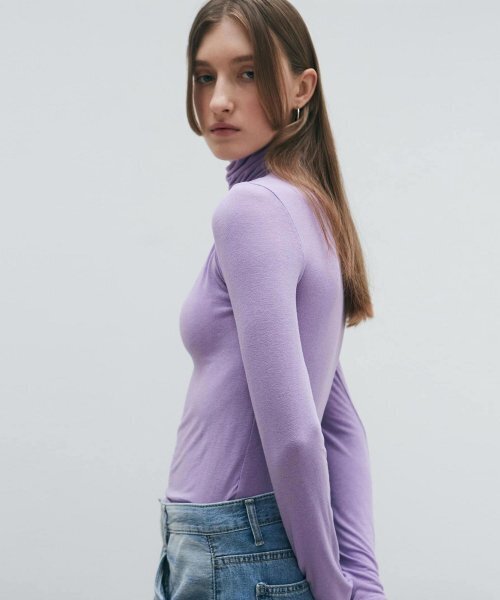 NICK&NICOLE(ニックアンドニコール)の「MINIMAL SLIM TURTLENECK TEE_PURPLE(Tシャツ/カットソー・レディース・その他・FREE)」の3枚目の写真