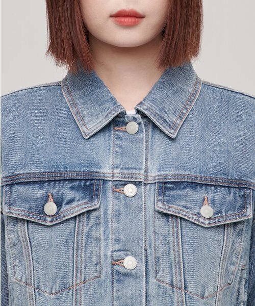 MUSINSA STANDARD WOMAN（ムシンサスタンダードウーマン）の「ウィメンズオーバーサイズデニムトラッカージャケット[ライトインディゴ]（デニムジャケット・レディース・その他・SMALL/MEDIUM）」の8枚目の写真