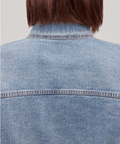 MUSINSA STANDARD WOMAN（ムシンサスタンダードウーマン）の「ウィメンズオーバーサイズデニムトラッカージャケット[ライトインディゴ]（デニムジャケット・レディース・その他・SMALL/MEDIUM）」の9枚目の写真