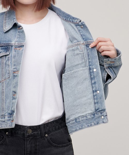 MUSINSA STANDARD WOMAN（ムシンサスタンダードウーマン）の「ウィメンズオーバーサイズデニムトラッカージャケット[ライトインディゴ]（デニムジャケット・レディース・その他・SMALL/MEDIUM）」の15枚目の写真