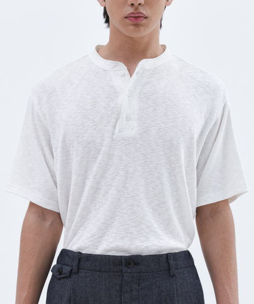 TRIP LE SENS(トリップ ル センス)の「クラウドスラブヘンリーネックハーフTシャツ_ブラック(Tシャツ/カットソー・レディース・その他・MEDIUM/LARGE)」の2枚目の写真