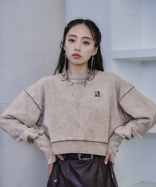 HARE(ハレ)の「ビジューポイントシシュウスウェット(HARE)(スウェット・レディース・ベージュ/ブラック・FREE)」の6枚目の写真