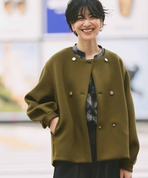 IEDIT(イディット)の「IEDIT ゴールドボタンが華やかな ダンボールカットソージャケット(ノーカラージャケット・レディース・ブラック/カーキ・M/L/LL/3L/S)」の1枚目の写真