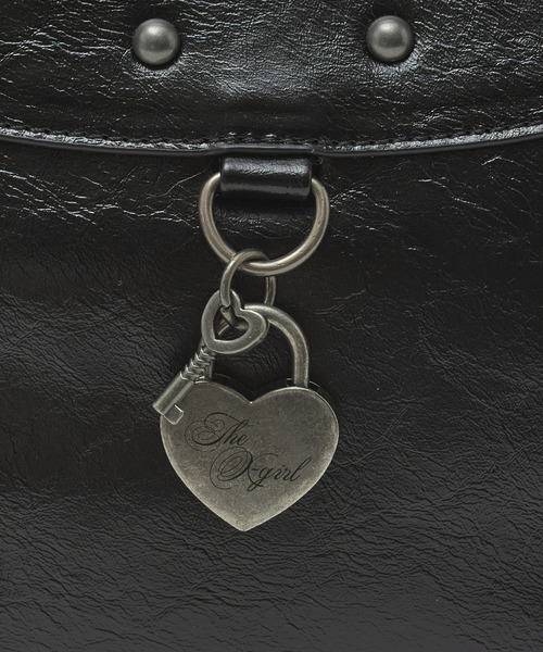 X-girl（エックスガール）の「HEART PADLOCK FAUX LEATHER 2WAY BAG（ショルダーバッグ・レディース・ブラック/ホワイト・ONE SIZE）」の11枚目の写真