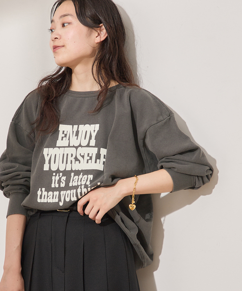 journal standard L'essage（ジャーナルスタンダードレサージュ）の「【MIXTA/ミクスタ】ENJOY YOURSEL F CREW SWEATSHITS：スウェット（スウェット・レディース・ブラック/ライトグレー・LARGE）」の2枚目の写真